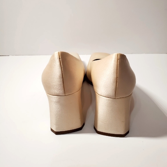 KENNETH COLE Heels Pumps - Picture 3 of 16